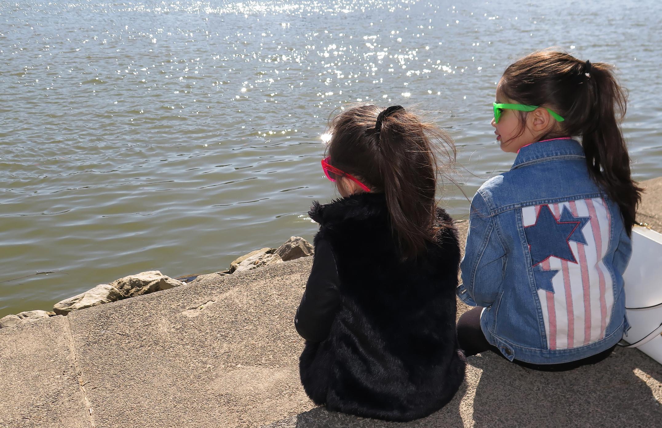 Girls on the Potomac
